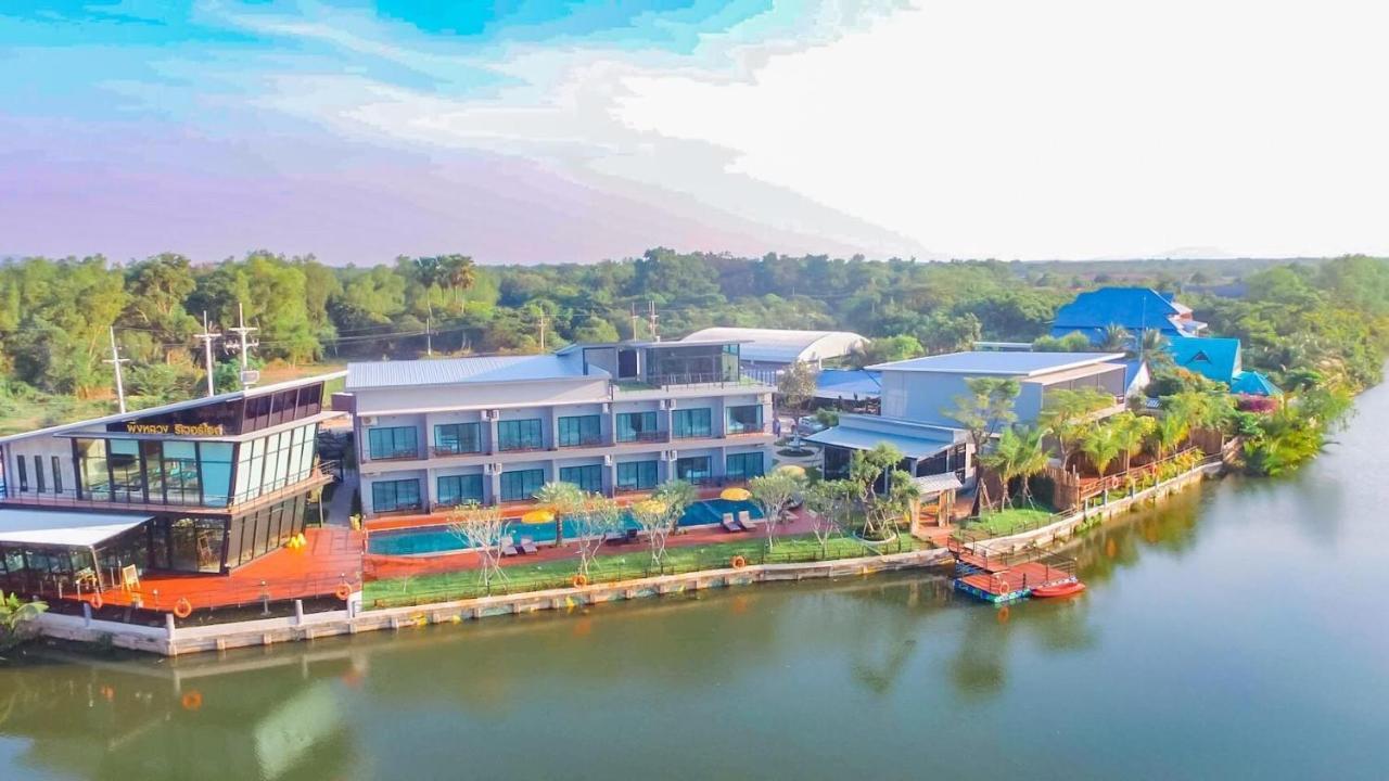 Phuengluang Riverside Hotel Chanthaburi Esterno foto