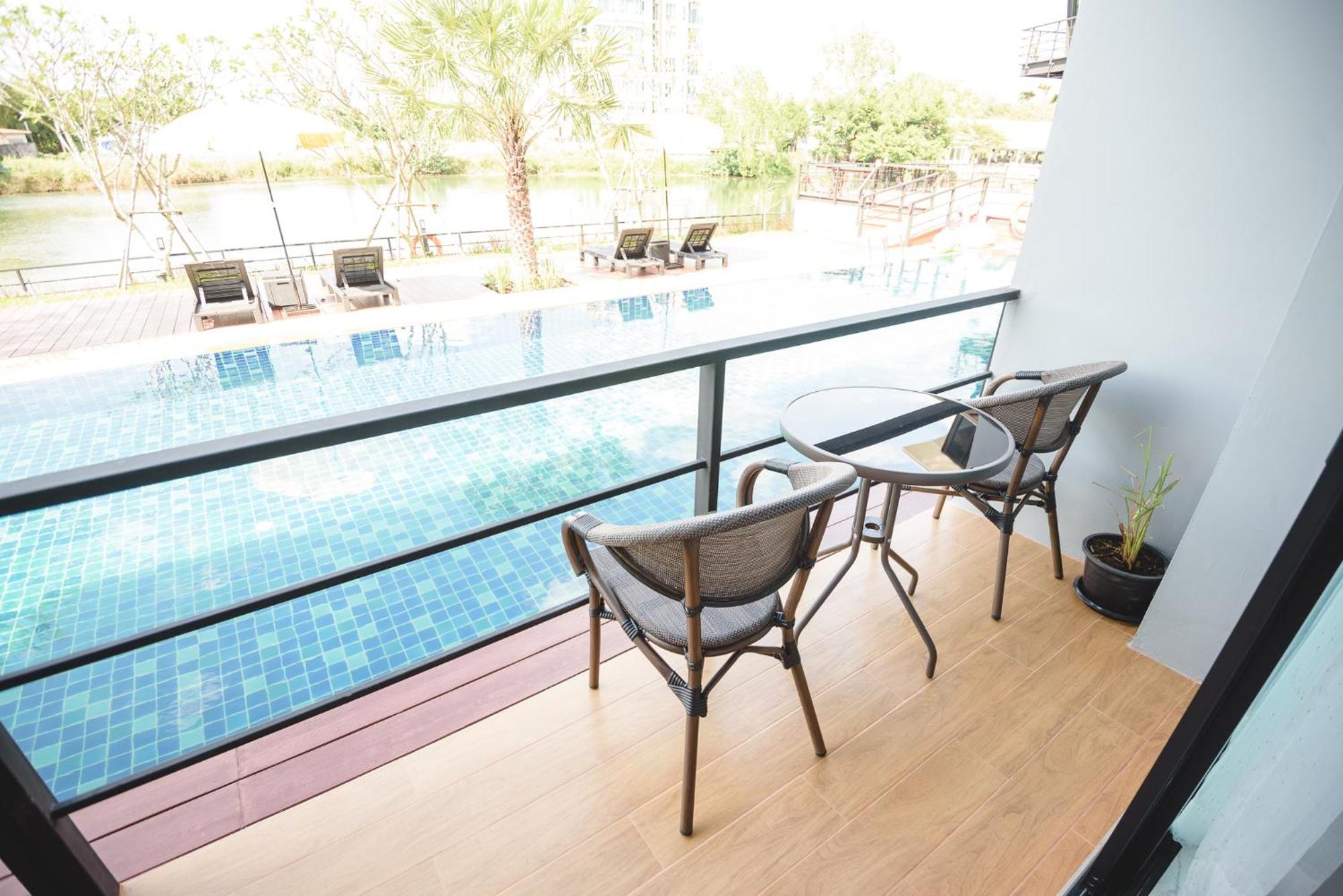 Phuengluang Riverside Hotel Chanthaburi Esterno foto