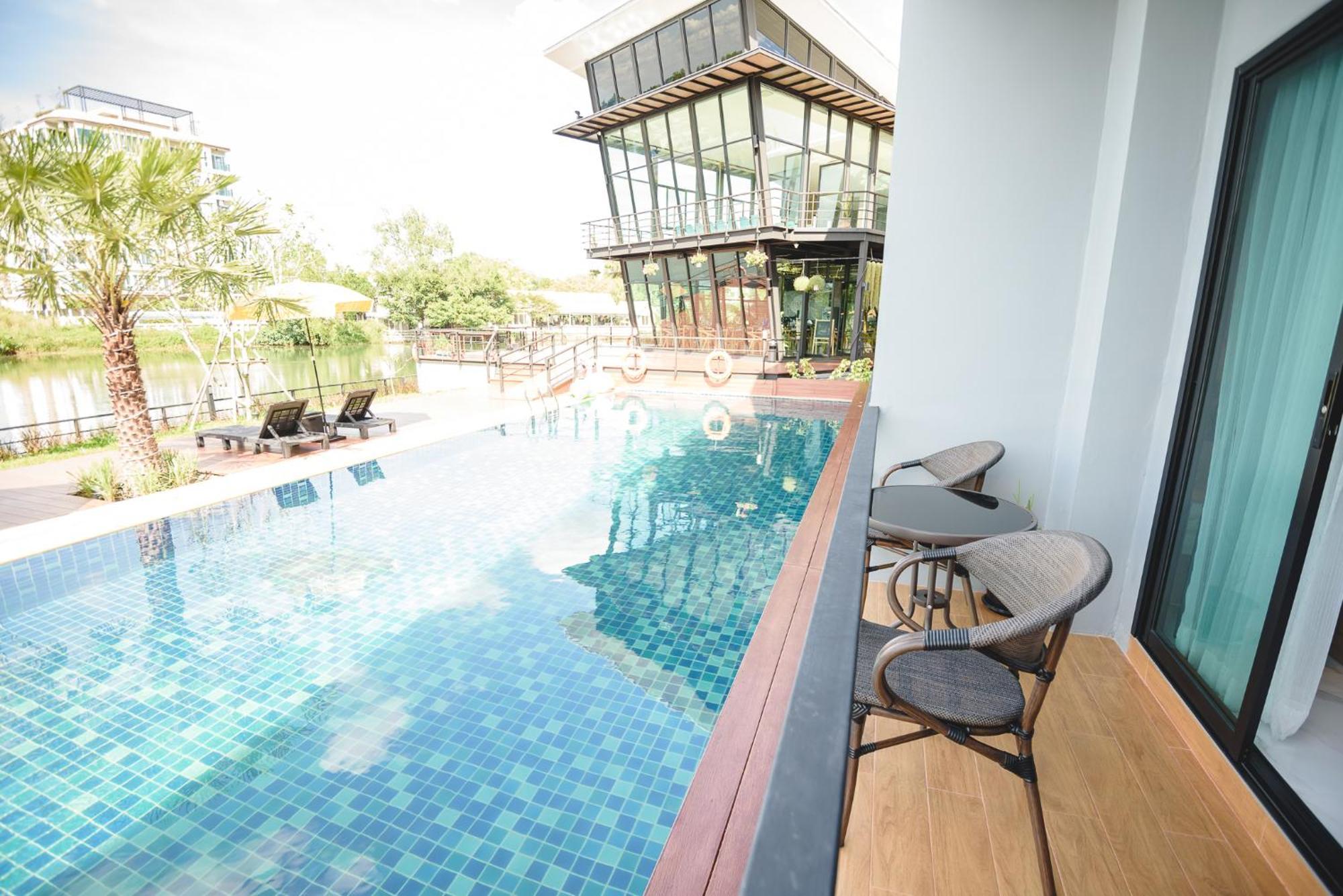 Phuengluang Riverside Hotel Chanthaburi Esterno foto
