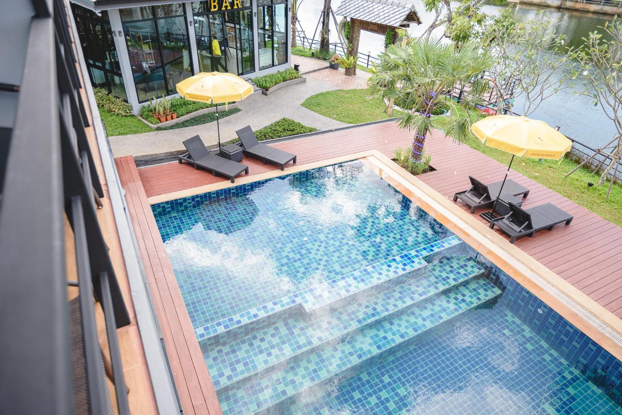 Phuengluang Riverside Hotel Chanthaburi Esterno foto