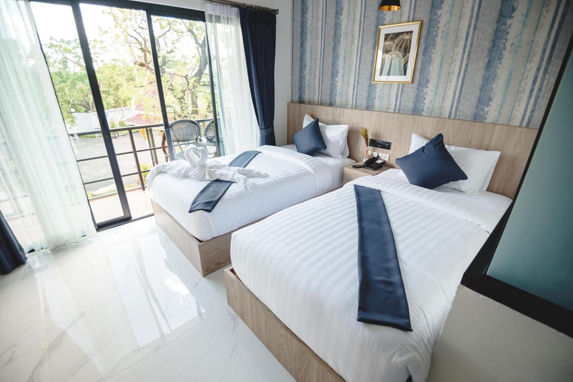 Phuengluang Riverside Hotel Chanthaburi Esterno foto